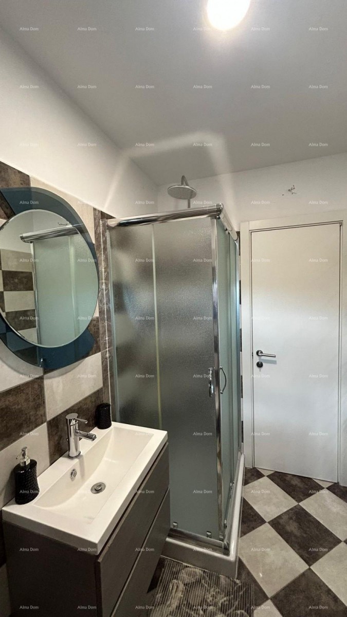 Prodajemo kuću sa više apartmana i bazenom. Pula Veli vrh. 23