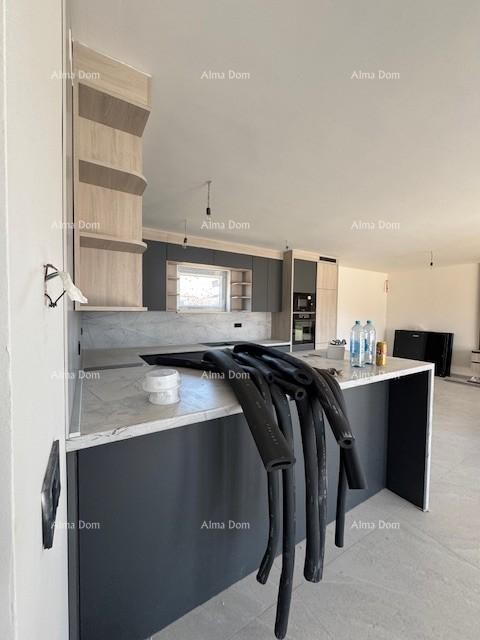 Šišan. Novozgrajena hiša z bazenom 11