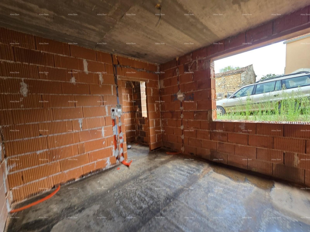 Na prodaju hiša v gradnji – Muntić. 16