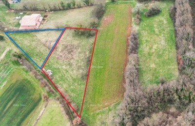 Dvije parcele sa dvije građevinske dozvole!