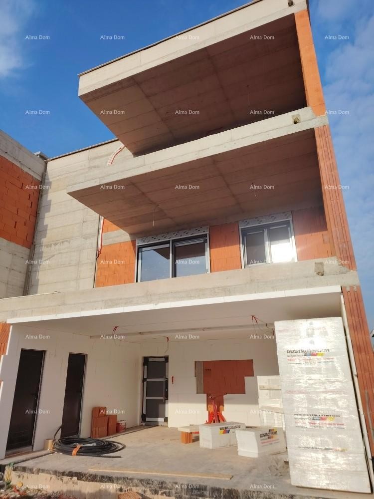 Penthouse z veliko teraso. Medulin. 1