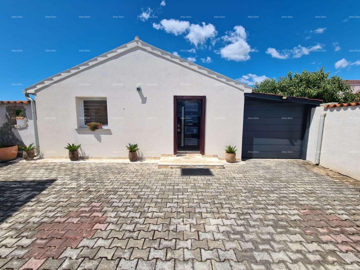 Na prodaju hiša s bazenom – Valtura 42