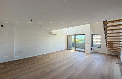 DVOETAŽNI APARTMA V CENTRU POREČA