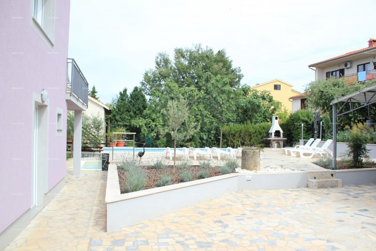 In vendita: Casa con appartamenti, piscina e vista mare – Banjole! 8