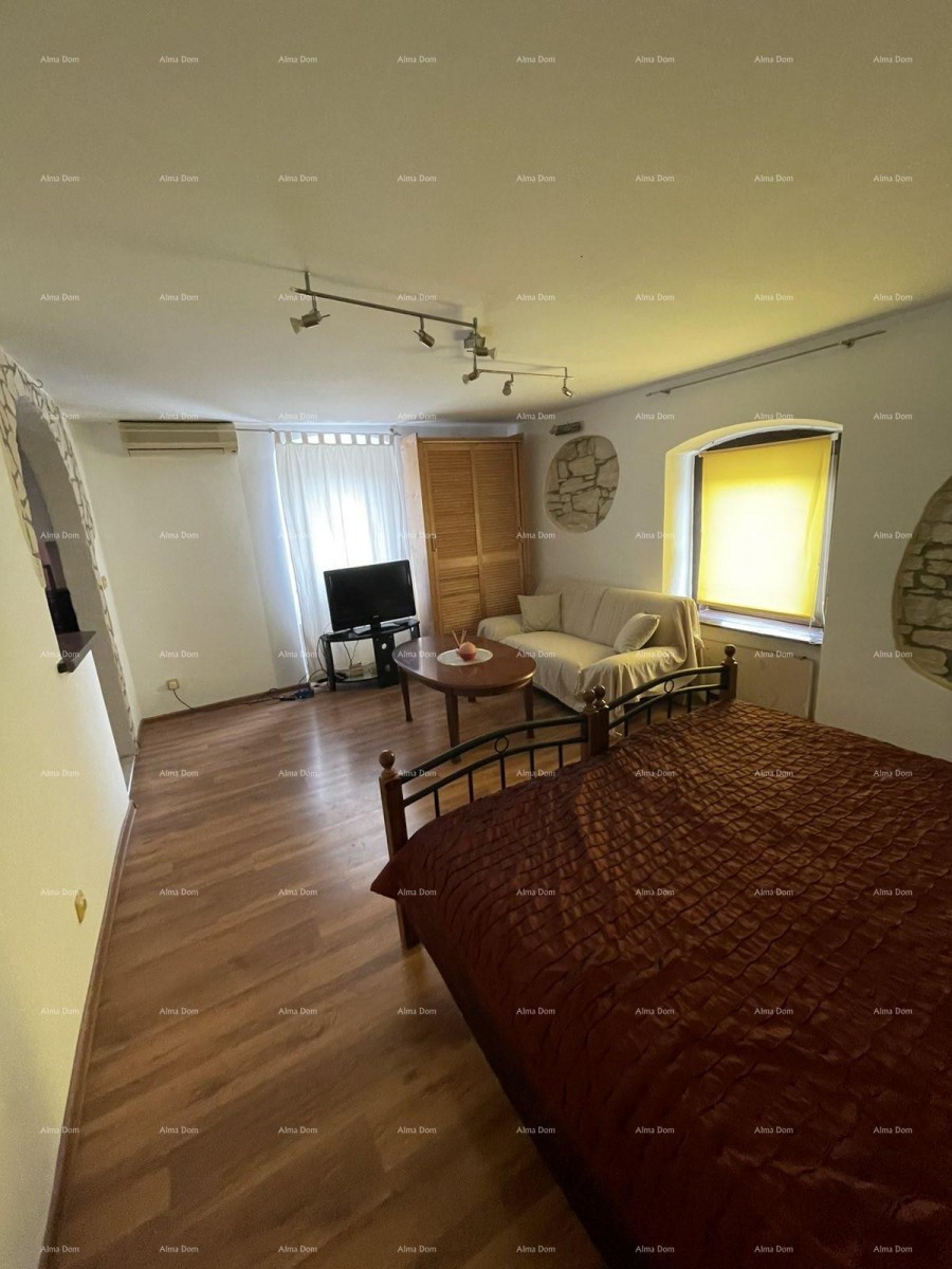 For sale: 44 m² apartment in Pula, near the center and the Arena. 8