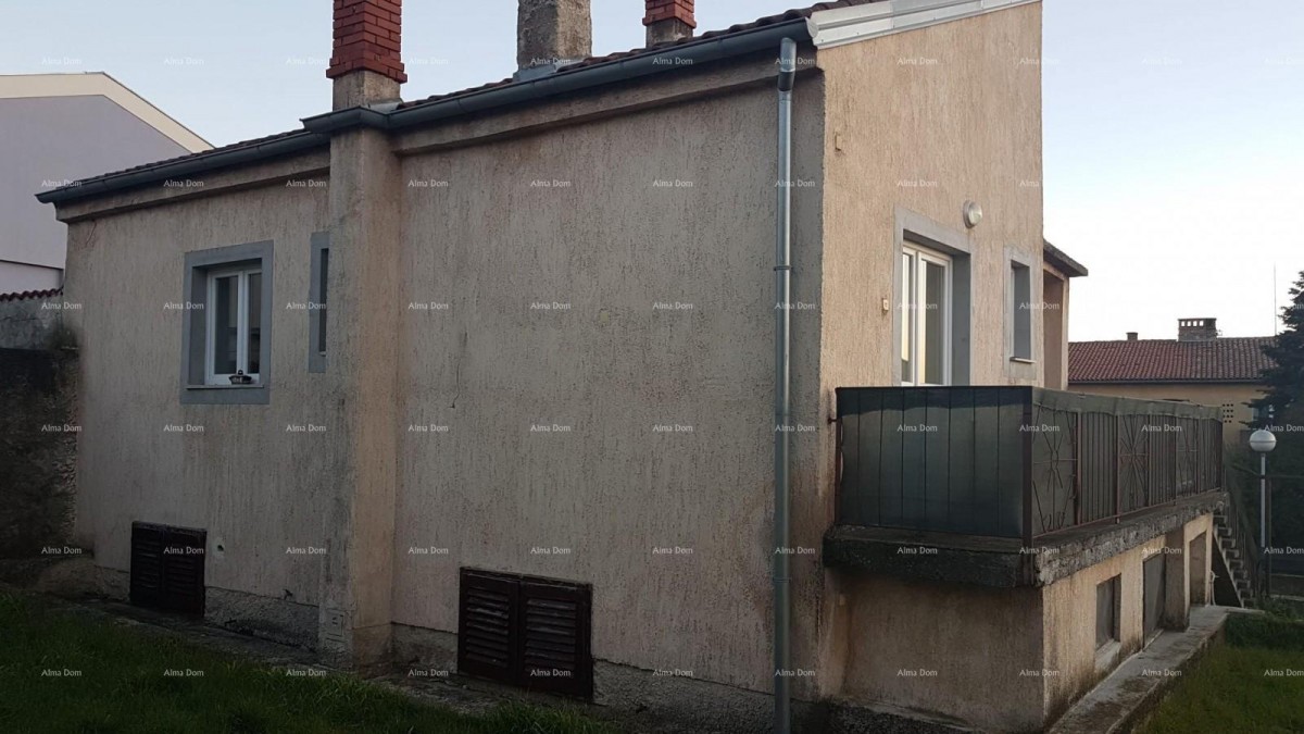 Pula!  Kuća s dva stana i velikim vrtom. Blizina Mup-a. 9