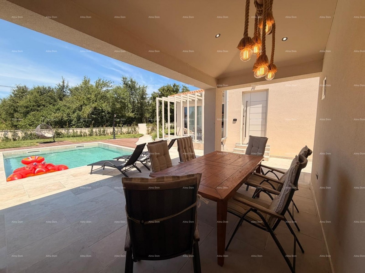 VILLA MODERNA CON PISCINA – 5 KM DAL MARE, TAR 21