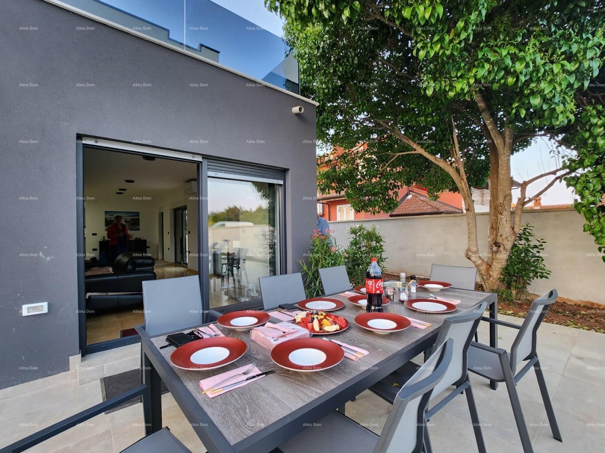 Istria, Ližnjan, 1 km to the center of Medulin, new modern house with pool for vacation. 2