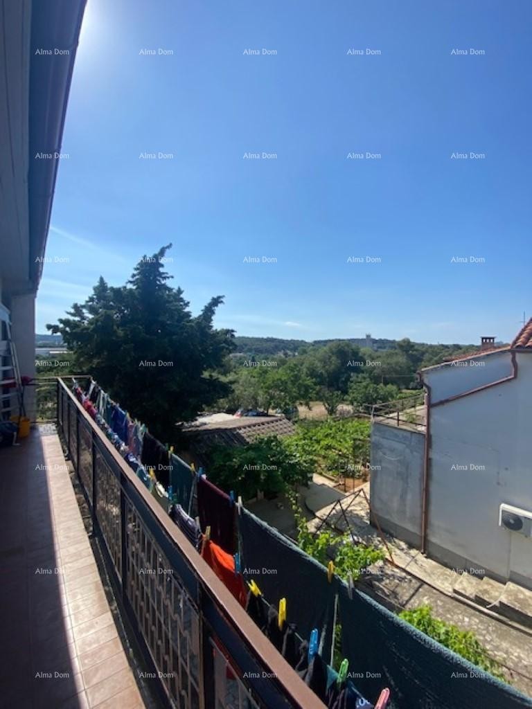 Velika samostojeća kuća. Pula. Veli vrh. 17