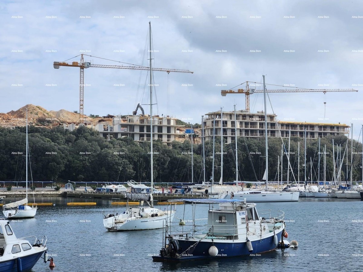 Prodaja modernih stanova u eksluzivnoj zgradi sa pogledom na marinu, Pula! 10