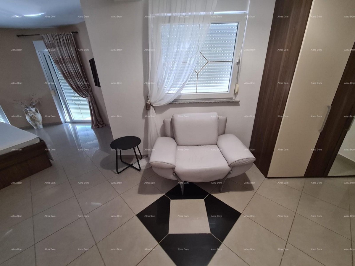 Na prodaju hiša s bazenom – Valtura 22