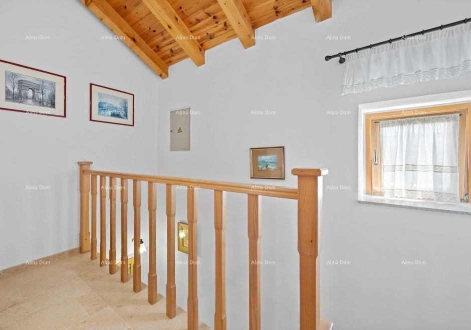Prodaje se renovirana istarska kuća s bazenom – Kanfanar, 208 m², dva objekta 15