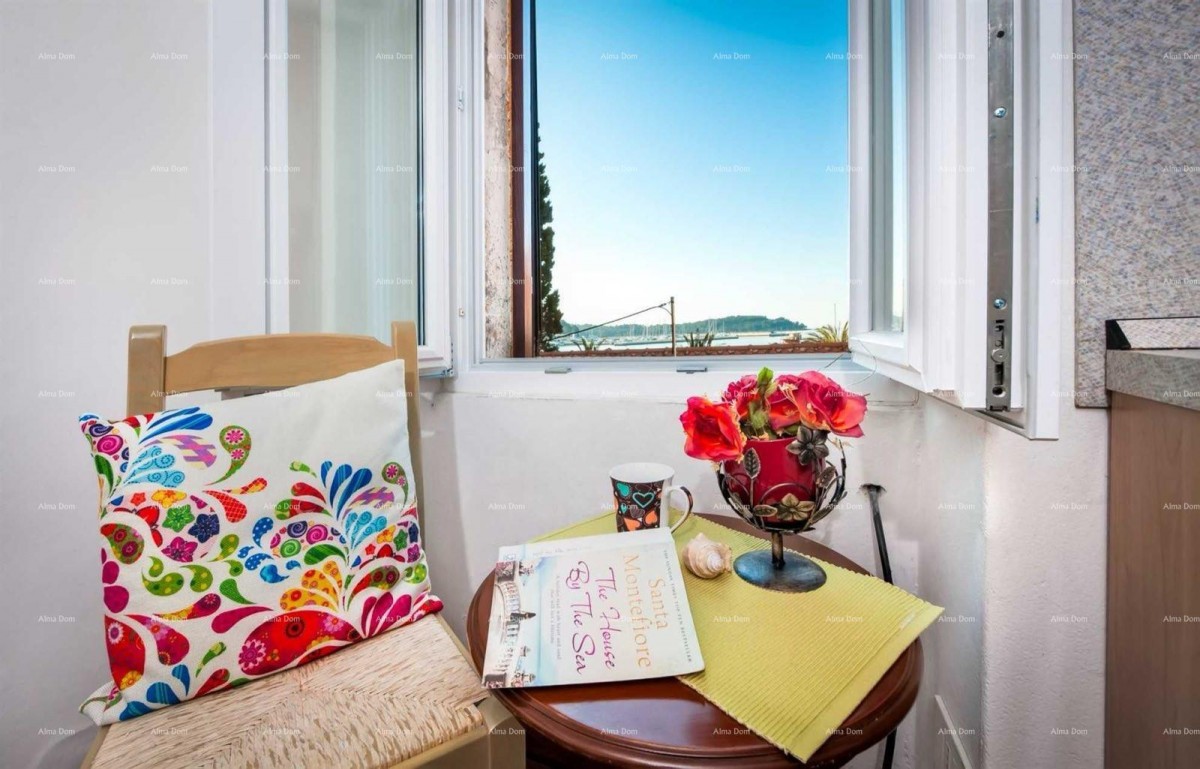 Rovinj – Apartment with a Sea View in the Heart of the City, 50 m from the Sea 6