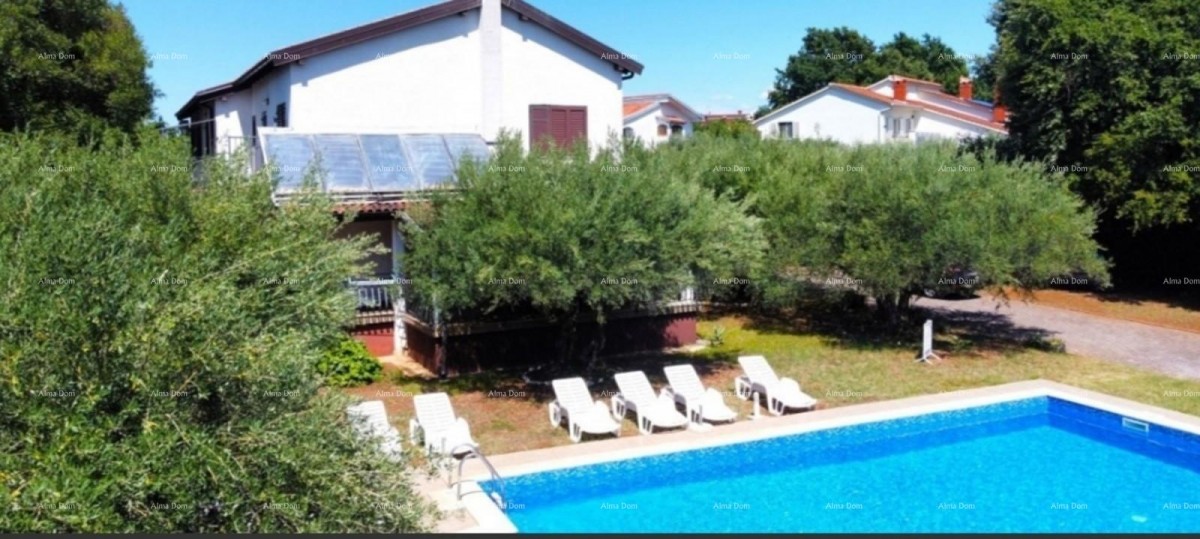 Poreč, Apartmajska hiša 330m² s bazenom 2