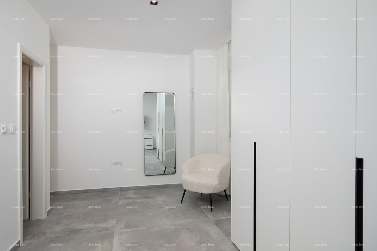 We are selling a penthouse with a sea view in Fazana 18
