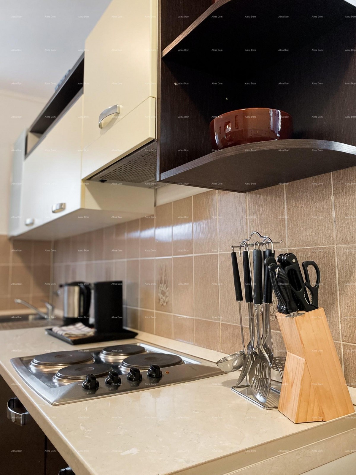 Lepa vila za prodajo na eni izmed najboljših lokacij v Supetru, otok Brač! 15