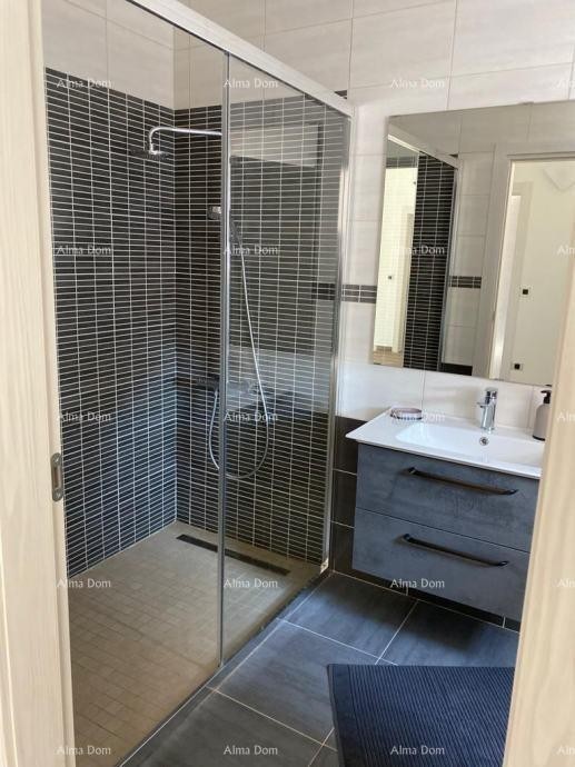 Продается дом, 200 м², с бассейнoм , Рашa 11