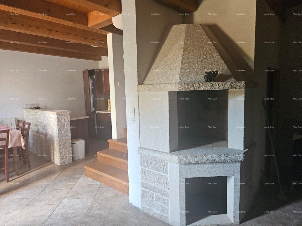 COMPLEX OF STONE HOUSES WITH 5 RESIDENTIAL UNITS – TINJAN 33