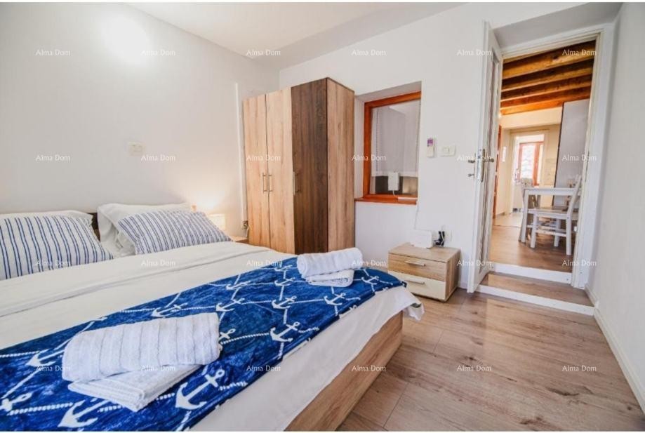 Продажа меблированной и отремонтированной квартиры - первый ряд к морю! Умаг 8