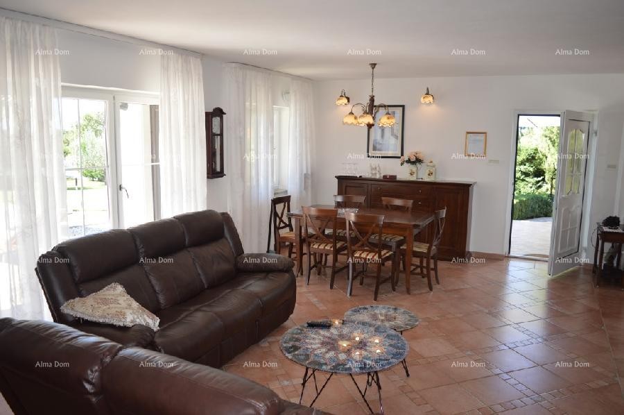 Beautiful house with swimming pool! 9