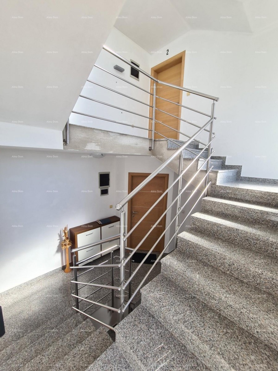 Medulin! Kuća sa 6 zasebnih stambenih jedinica! 16