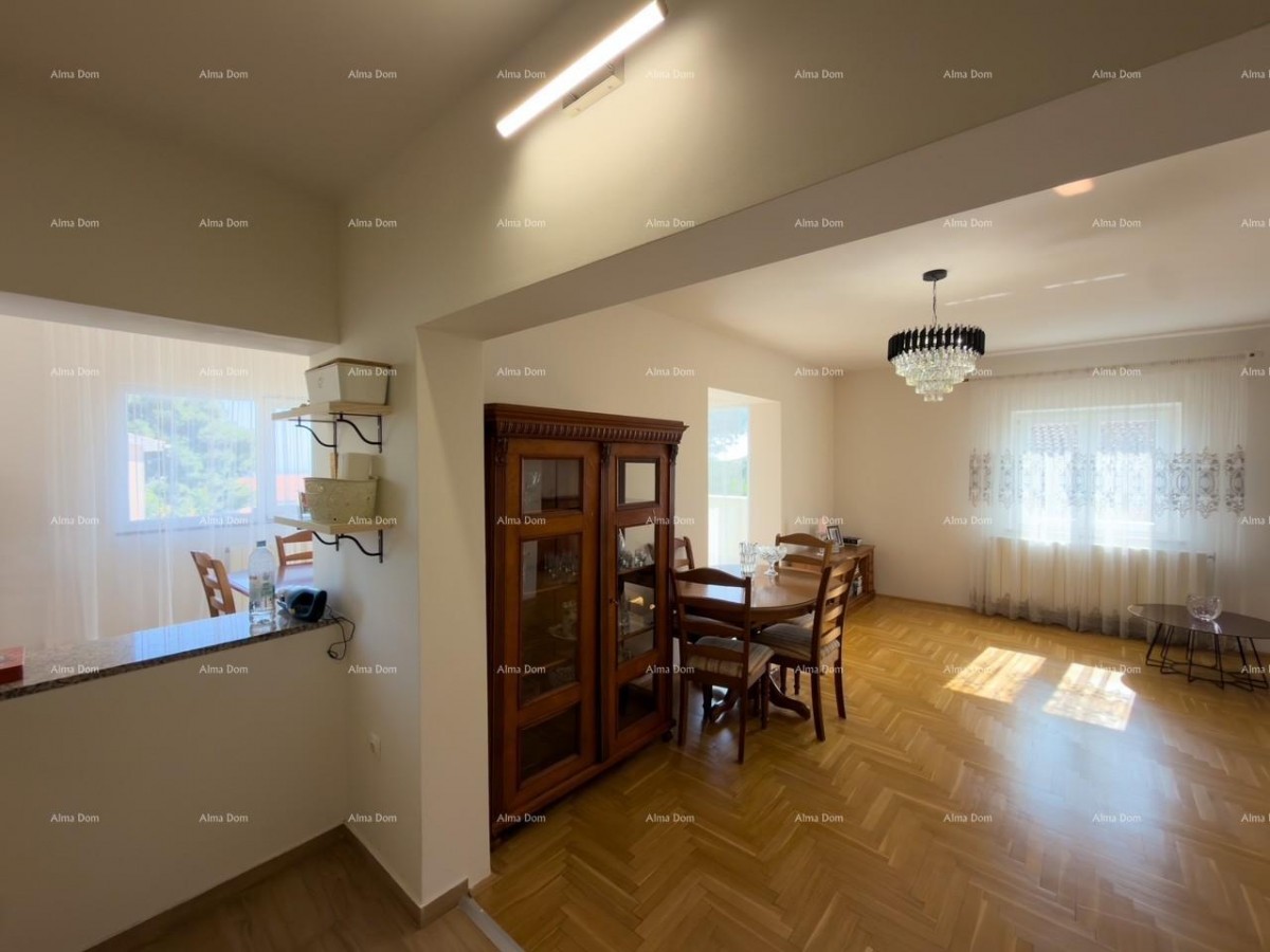 Ližnjan, renovated and fully furnished house with a garage and a cellar 24