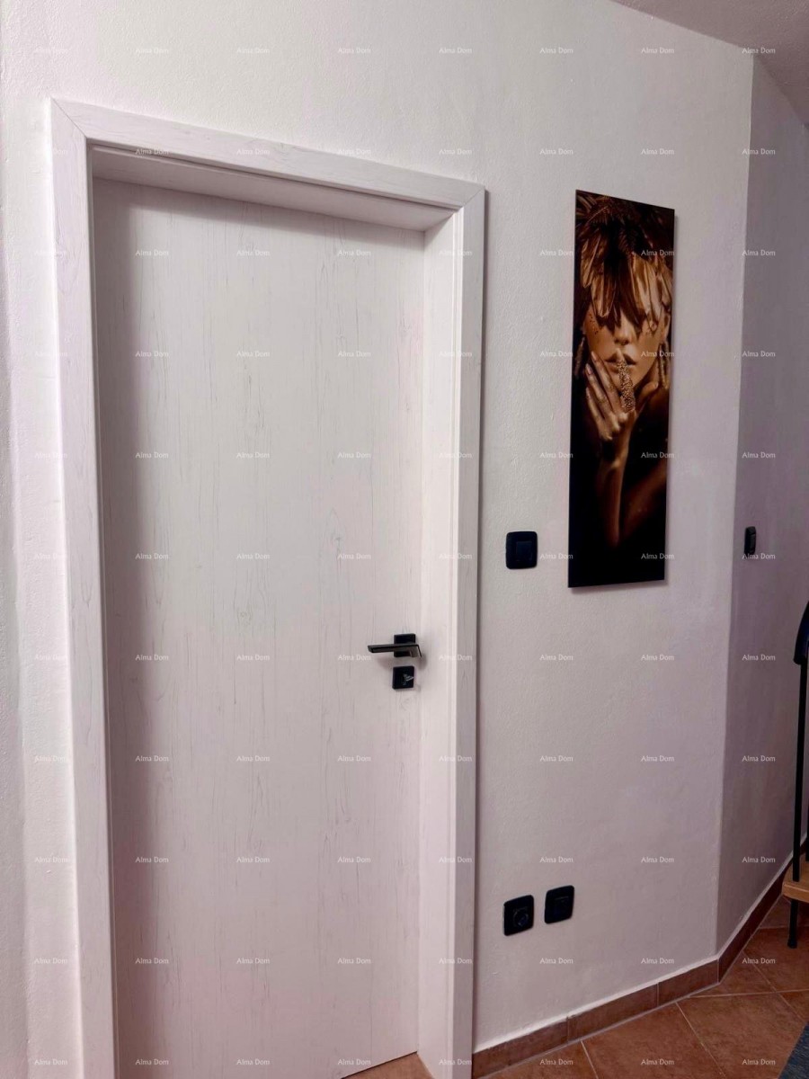 Prodaja - prenovljena hiša na odlični lokaciji z dvema apartmajema in čudovitim razgledom, Medulin! 6