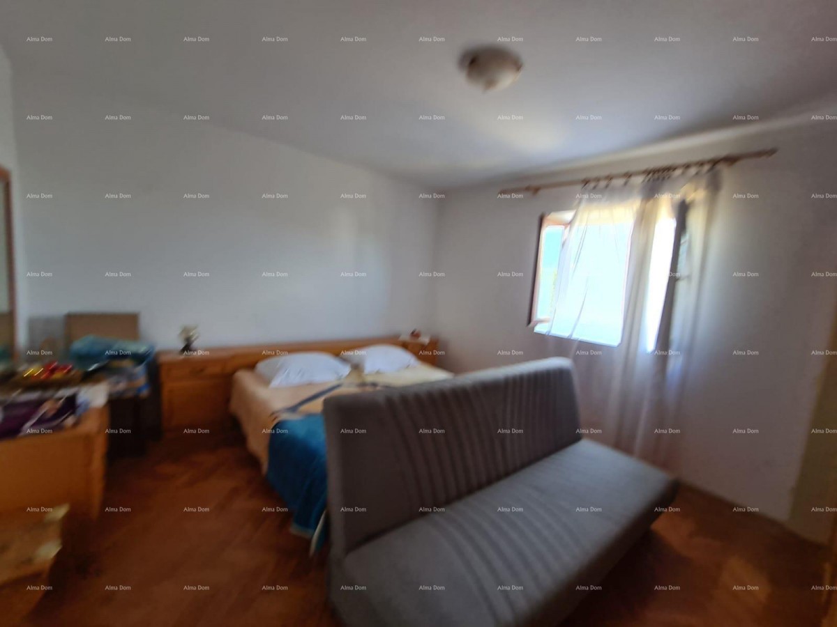 Prodaja kuće s dvije stambene jedinice, pomoćnim objektom i garažom, Ližnjan! 25