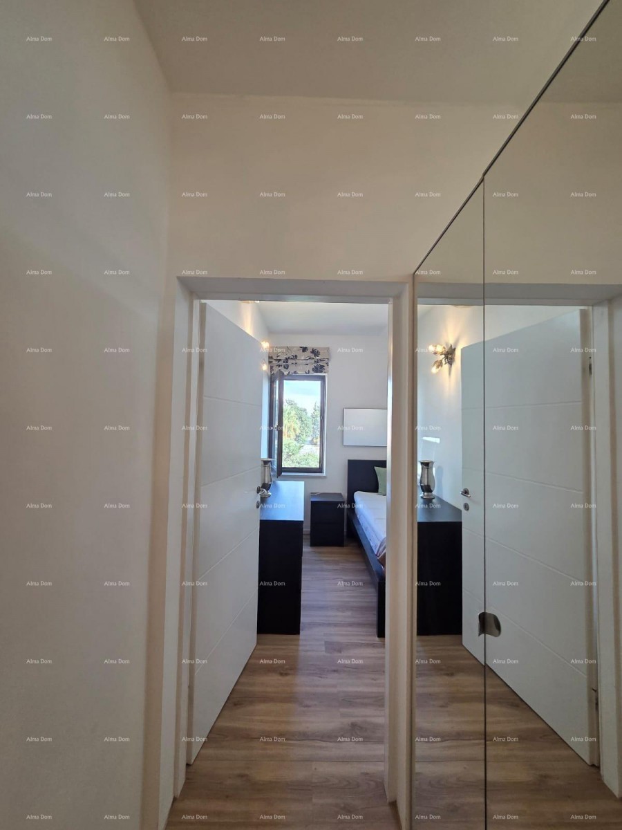 Medulin. Two-bedroom apartment with a view right by the sea 21