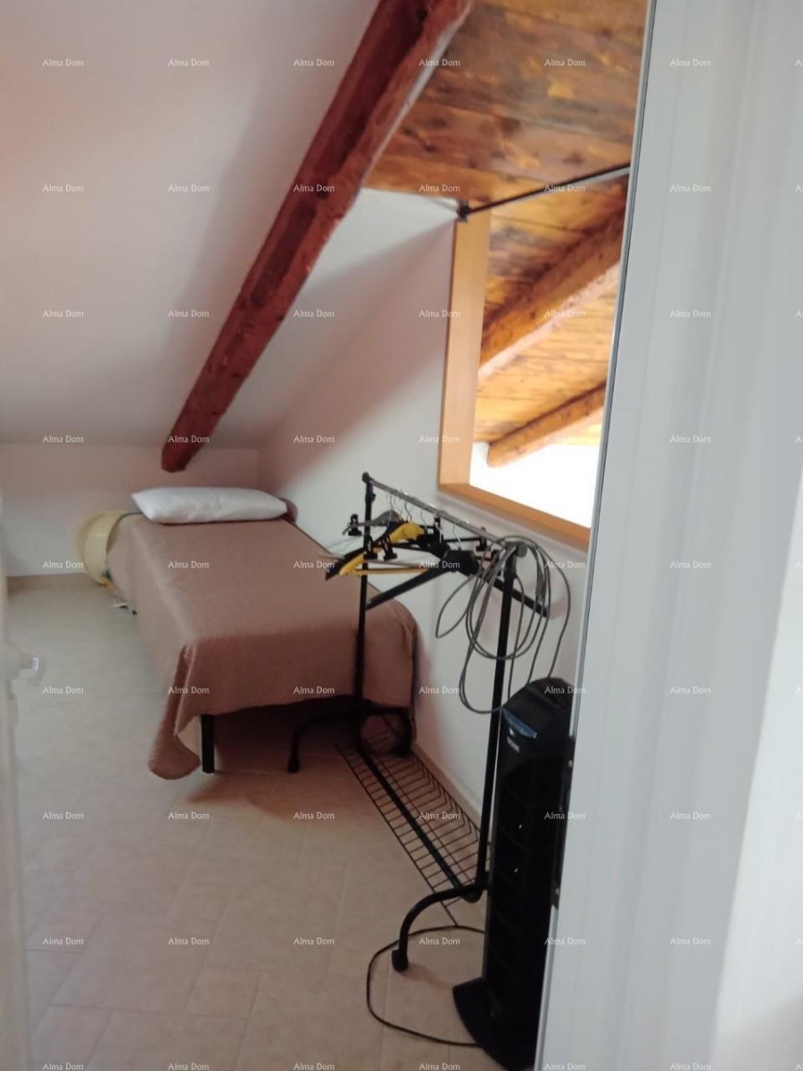 Близость города Умага. Продается дуплексный дом площадью 123,65 м² на самом берегу моря, в 10 метрах от моря. 9