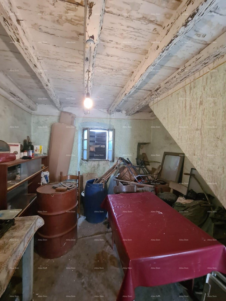 Izvrsna prilika! Prodaje se stara kamena kuća u Peroju! 6