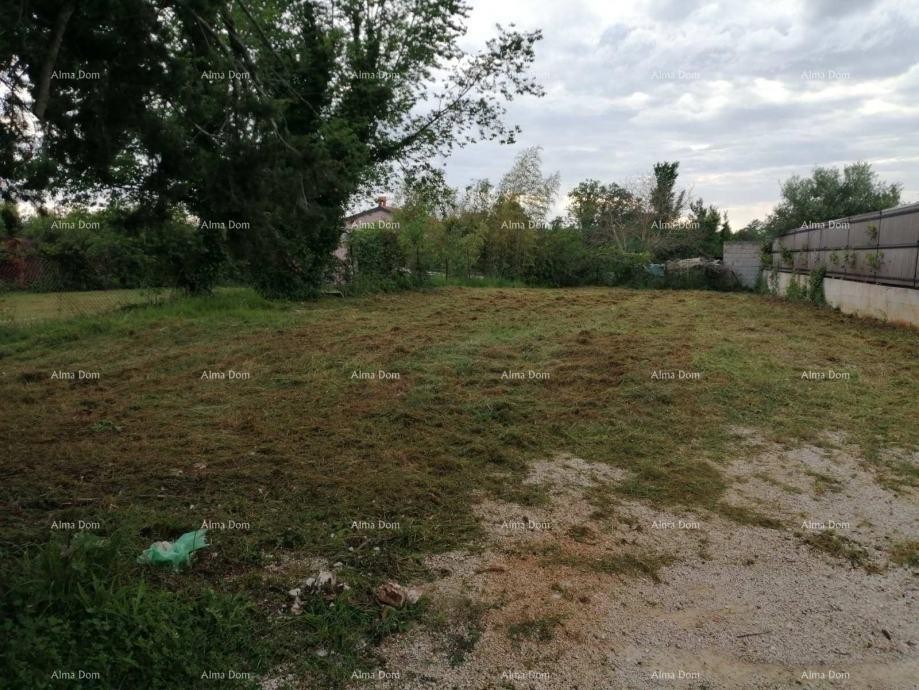 Marčana, Zemljišče s pomožnim objektom, 2 km od morja 1