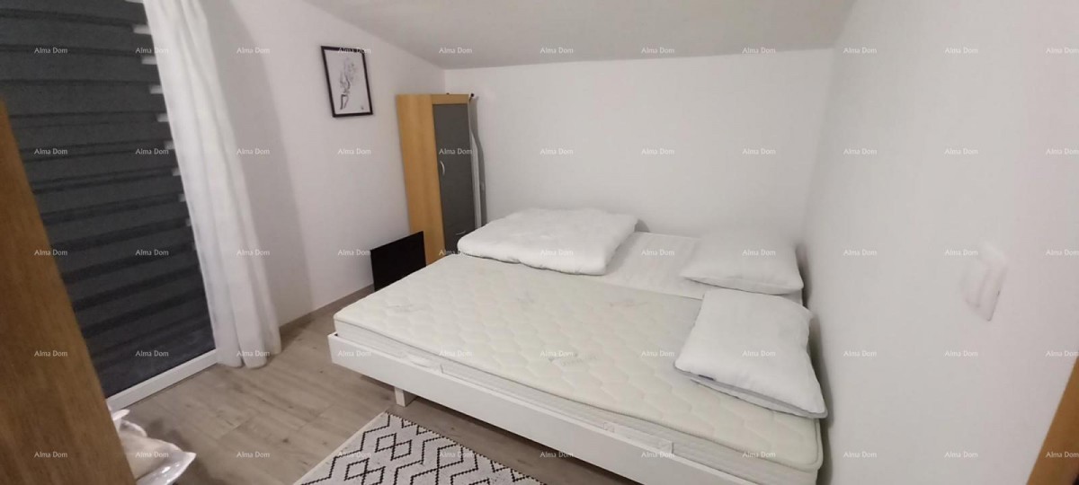 For sale: beautifully decorated apartment, Kavran 14