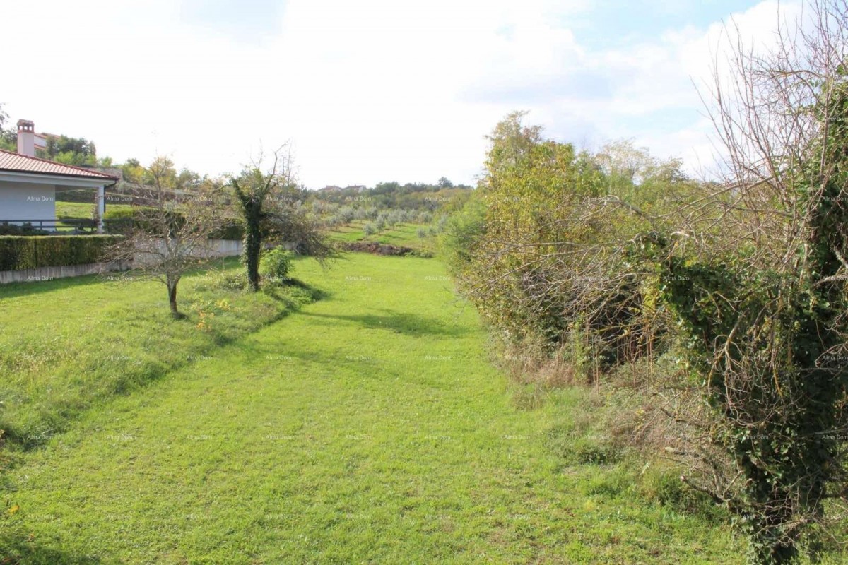 Pazin, obiteljsko imanje s dvije stambene jedinice i velikom okućnicom 1