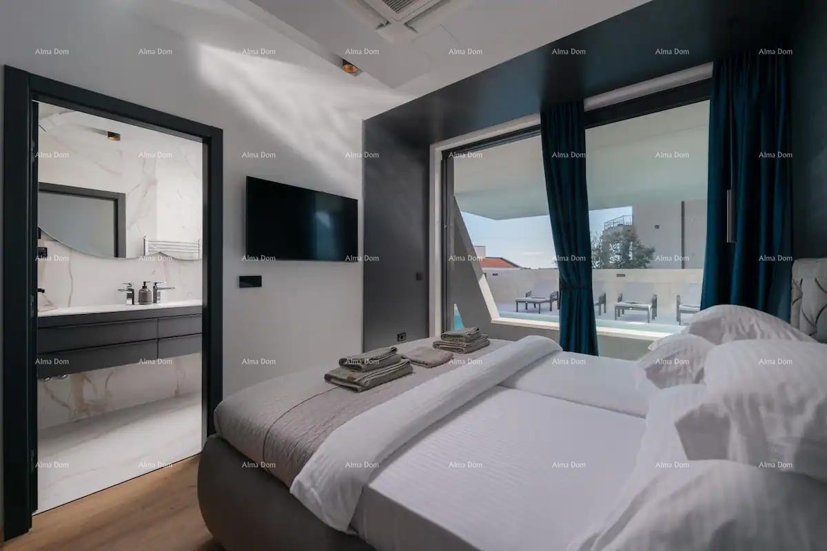 Prodamo čudovito vilo s pogledom na morje! 4