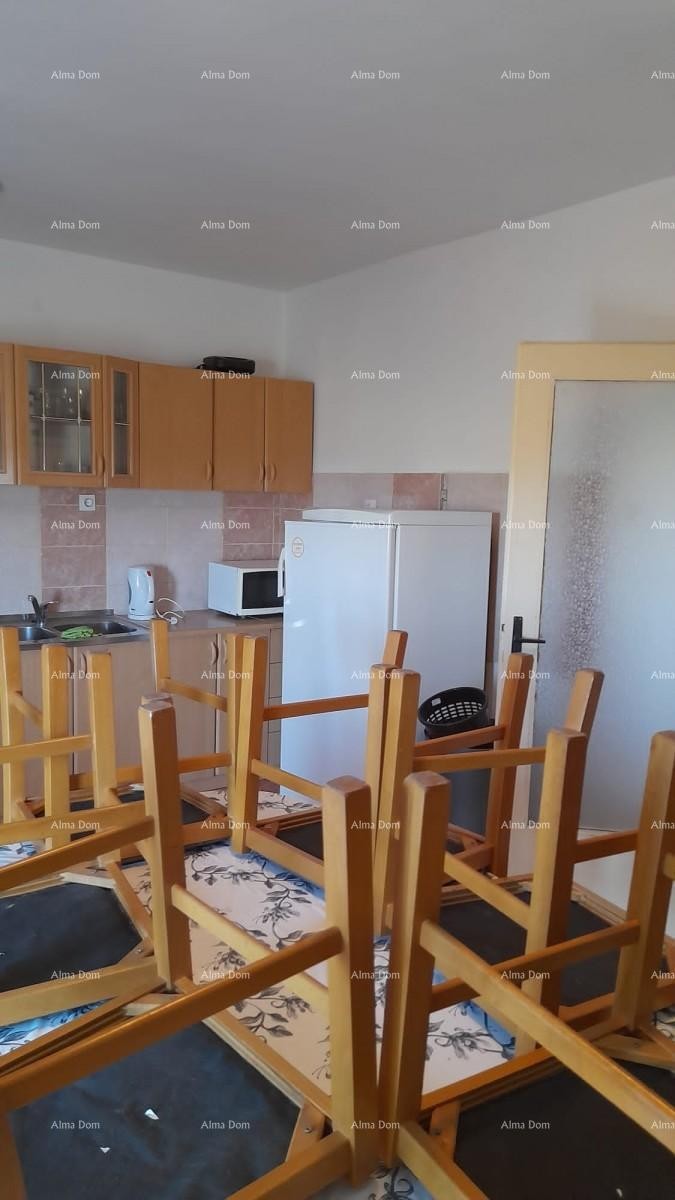 Prodaja, Ližnjan , kuća u nizu sa tri apartmana. 14