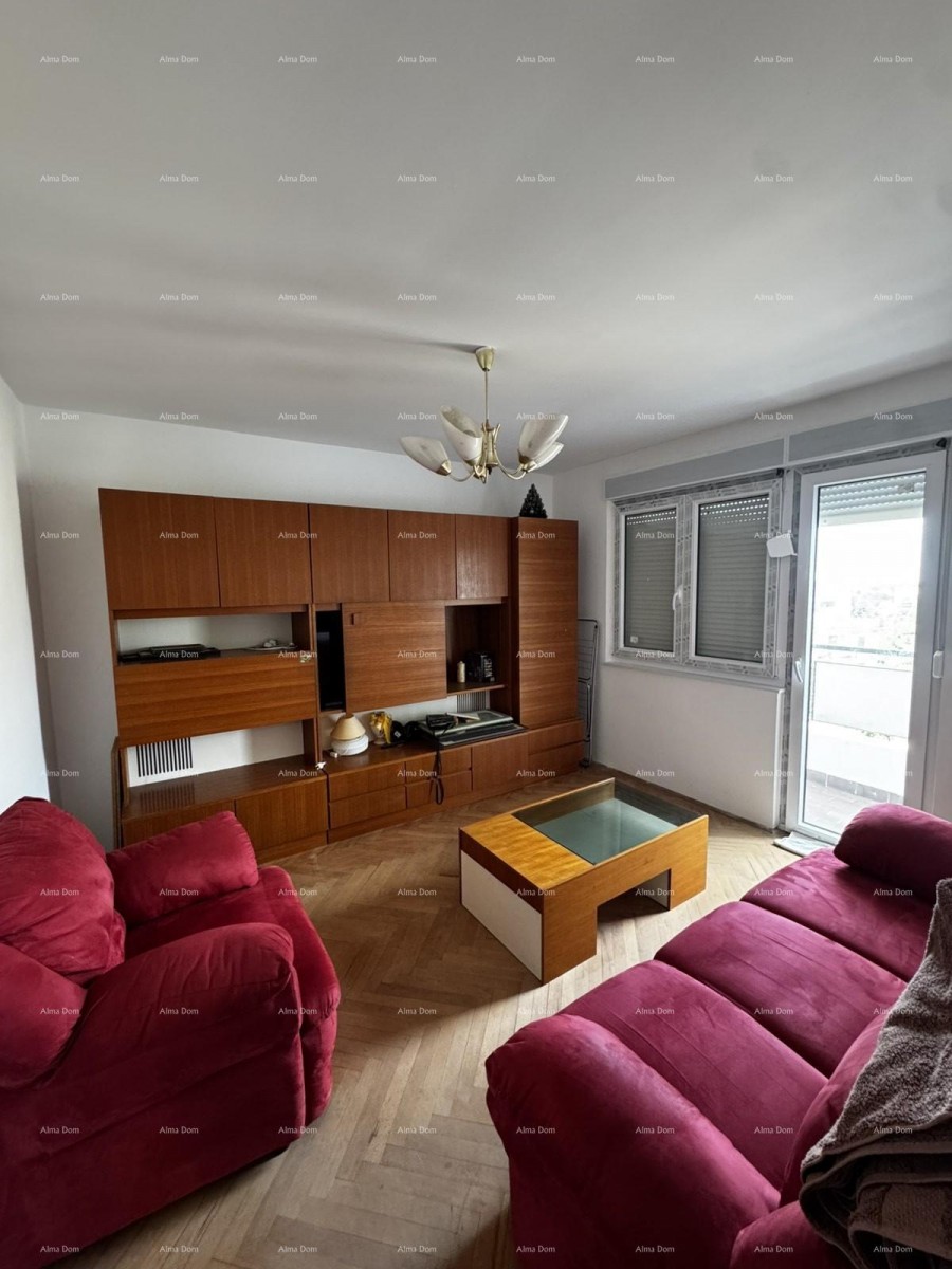 In vendita appartamento ristrutturato nel quartiere Vidikovac, Pola 1