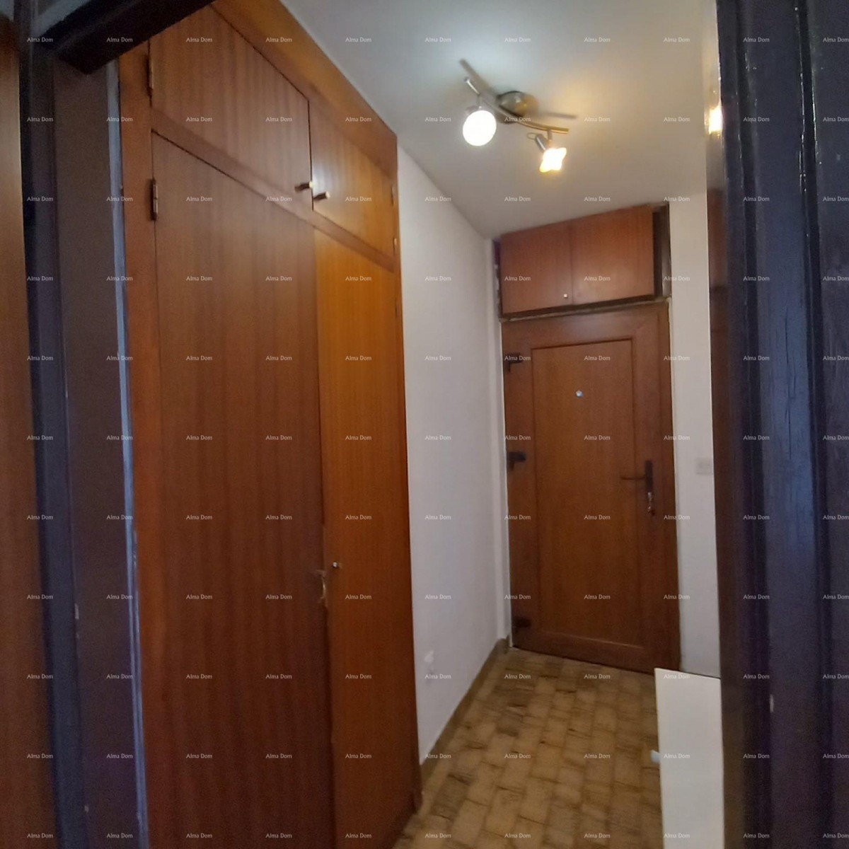 Prodaje se stan u Puli – 68 m² KOPARSKA ULICA. 12