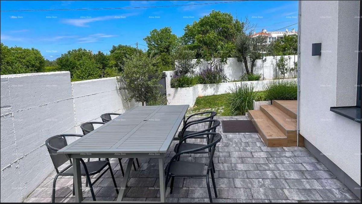 Moderna vila v Istri s pogledom na morje, strešno teraso in urejenim vrtom – 800 m od plaže 15