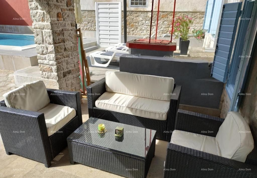 Top ponuda! Renovirana istarska kuća s bazenom i odvojenim apartmanom, Krnica! 12