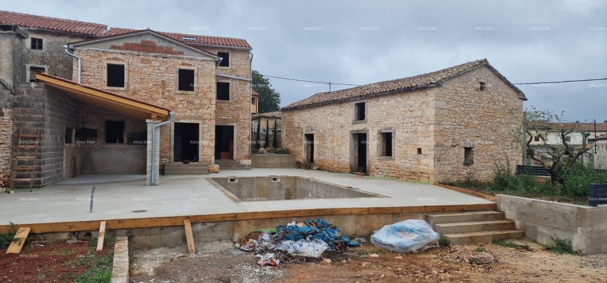 For sale: House under renovation – Žminj 3