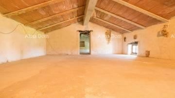 Authentic Istrian Property Near Žminj – House with Great Potential! 20