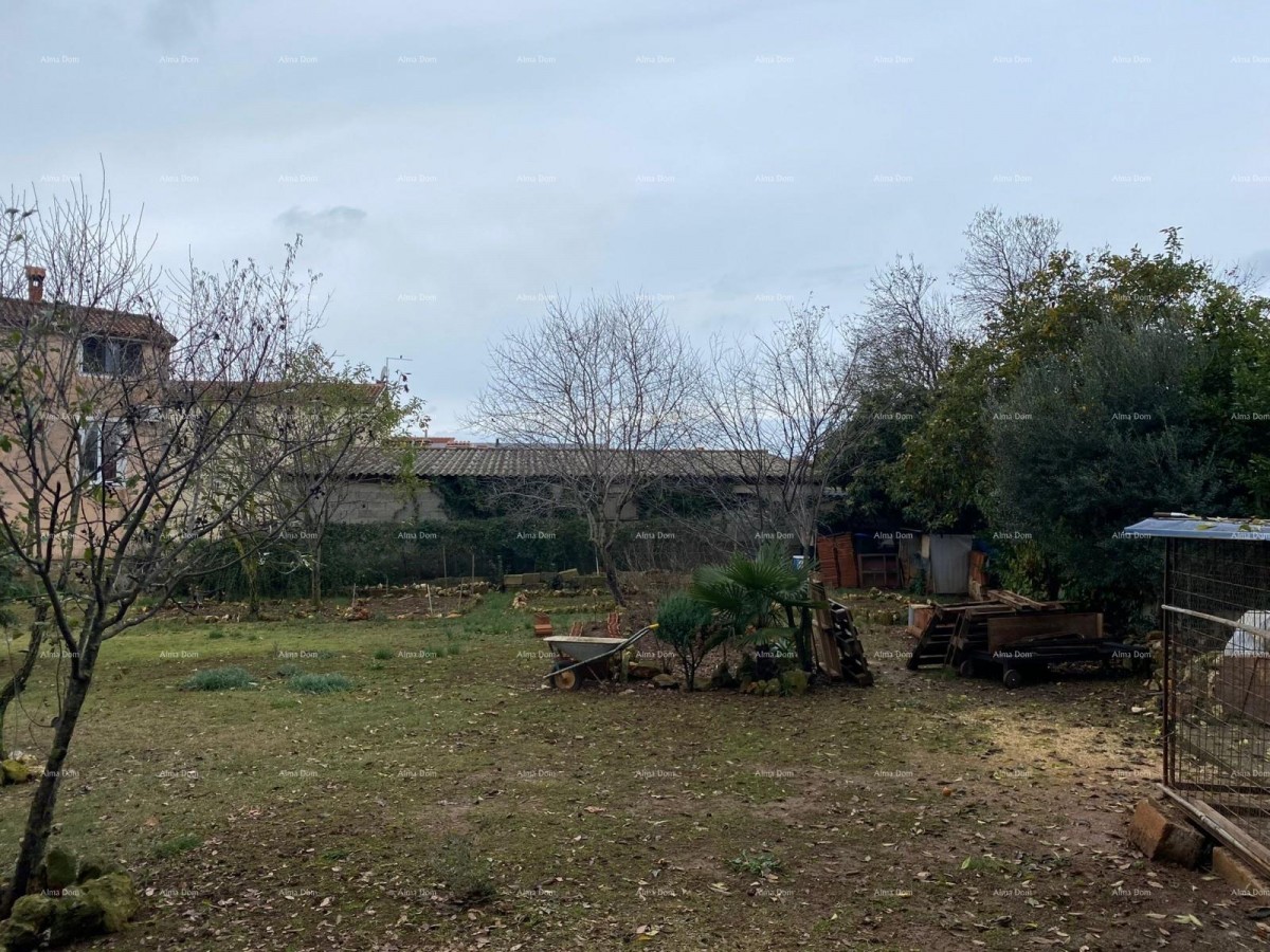 Prodaja dvojčka z gospodarskim poslopjem (manjša hiša) in zemljiščem, Pula! 11