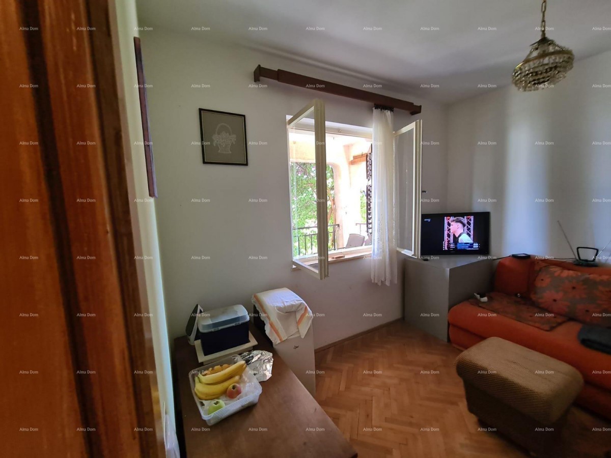 Sale of a house with two residential units, an auxiliary building, and a garage, Ližnjan! 16