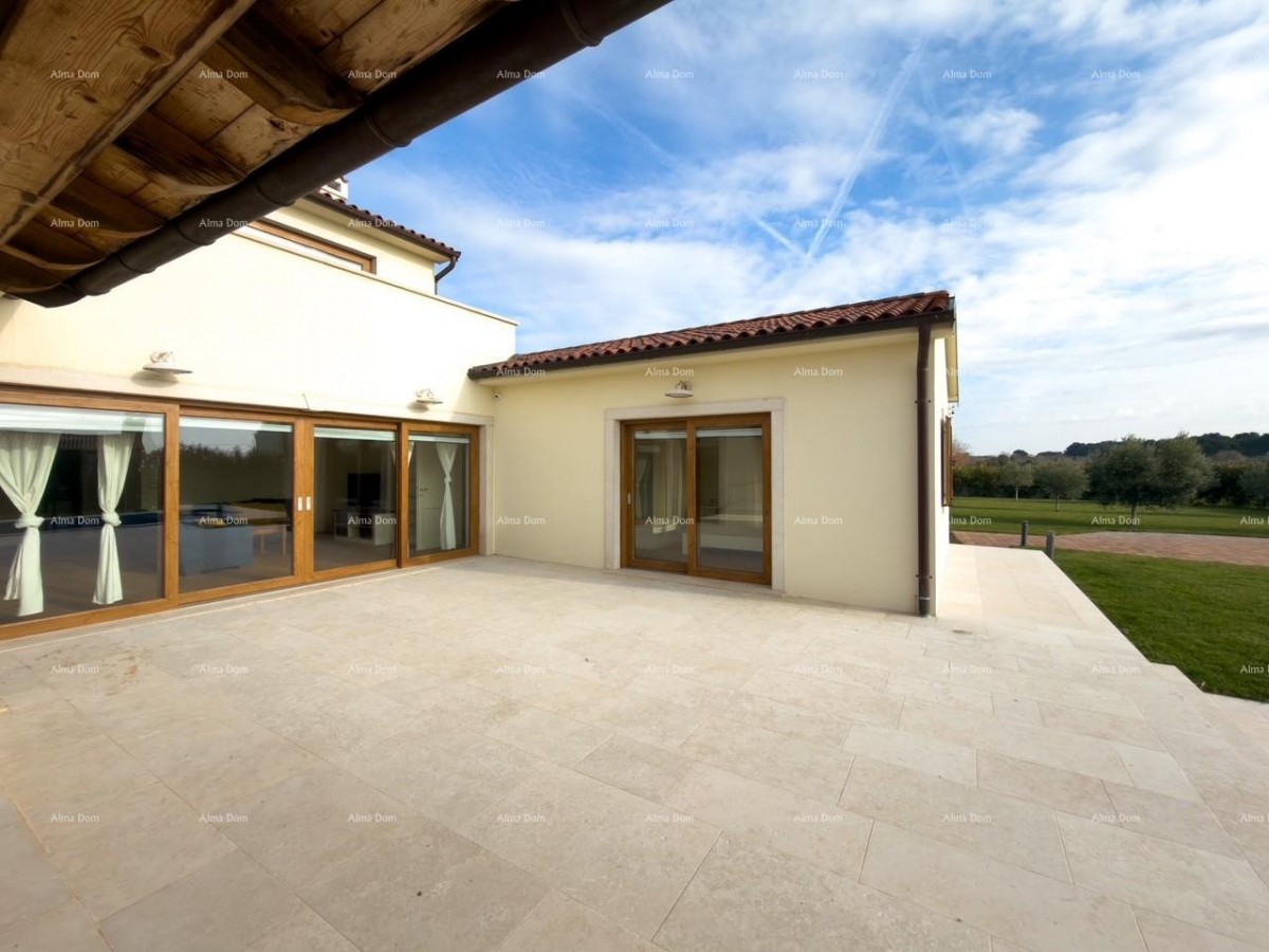 Vendiamo una villa con vista sui Brioni! 18