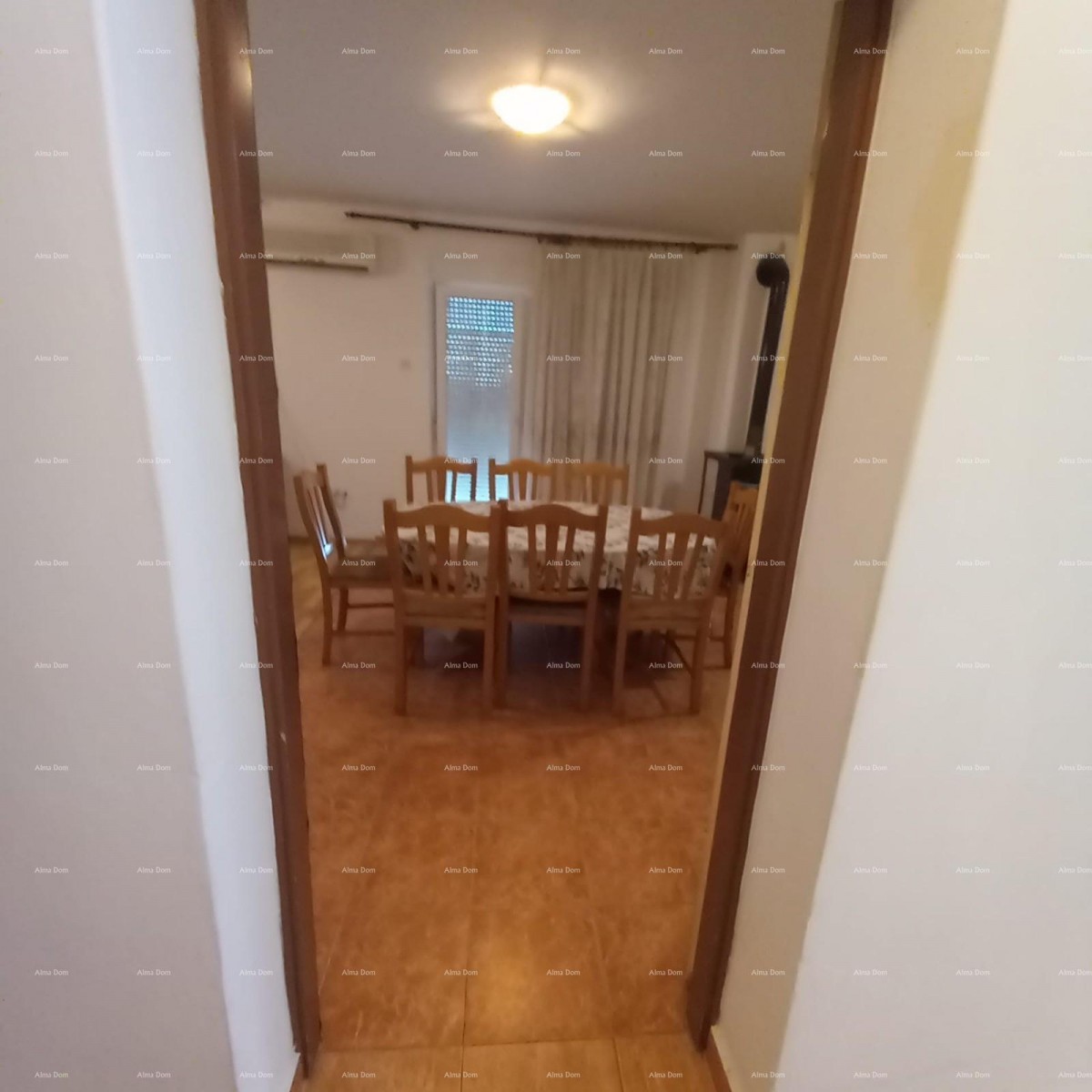 Prodaja, Ližnjan , kuća u nizu sa tri apartmana. 36