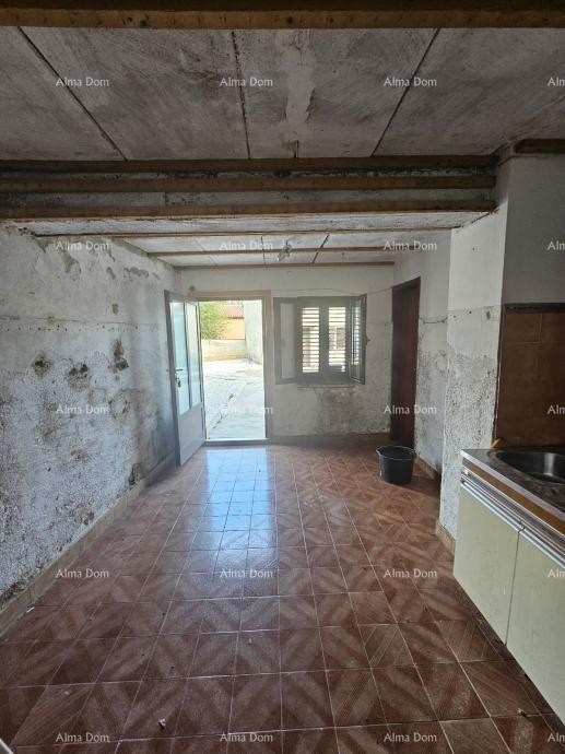 Barban – casa con cortile recintato 8