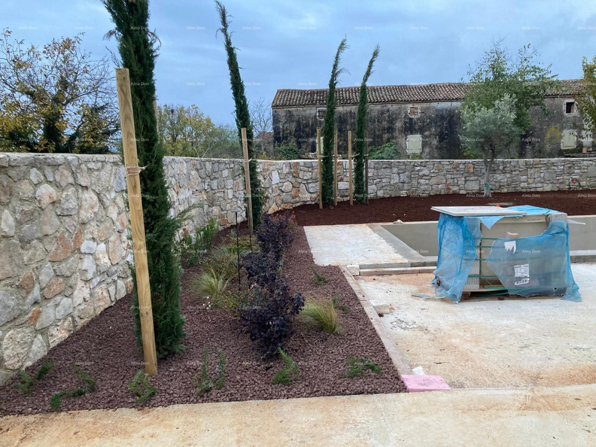 Na prodaju kuća u gradnji s bazenom – Bale, okolica 26