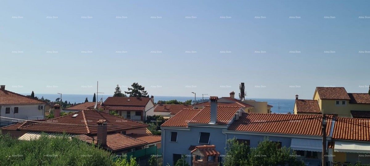 A detached house for renovation in the center of Rovinj is for sale 3