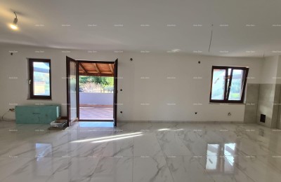 Poreč – stan na katu s vrtom
